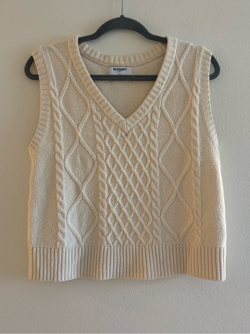Old Navy So Soft Cream Knit V-Neck Sleeveless Sweater Vest Small